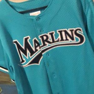 Men’s size med marlins baseball style jersey